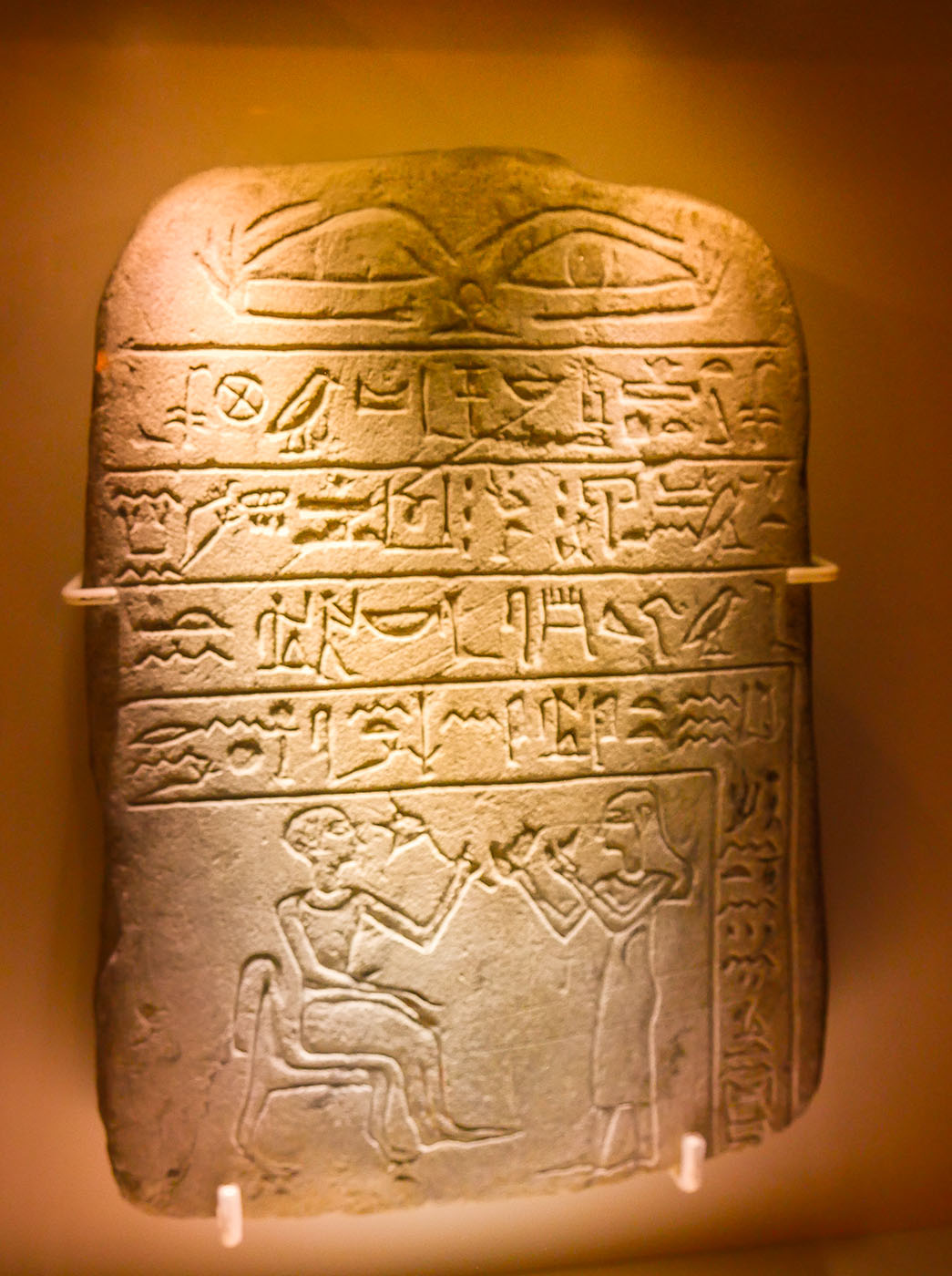 DER GILDEMEISTER DER TAFEL DES HERRSCHERS namens Sobek-nacht ist für die Speisetafel des Stadtfürsten von Elkab verantwortlich. Ihm obliegt die Erstellung des Speiseplans, aber auch die Aufsicht über das Küchenpersonal sowie die Nahrungsmittel-bevorratung.